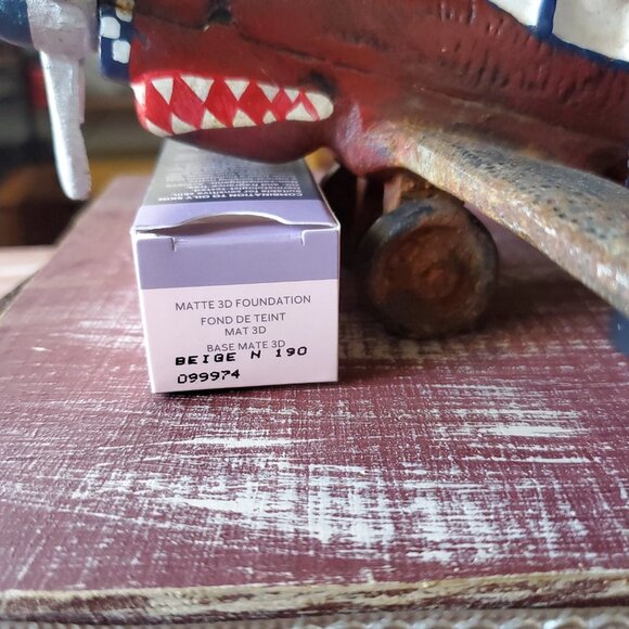 Beige N 190 (Neutral) Matte 3D Foundation Combo to Oily Mary Kay Timewise - Picture 2 of 8